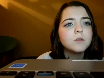 girl
        princesshayli1 cam image #398343