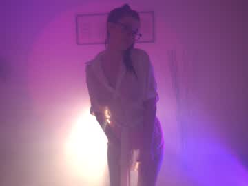 girl
        sophia_lean cam image #1167236
