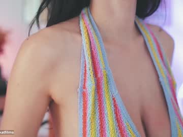 girl
        katdreams cam image #1462609