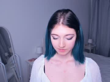 girl
        your_desssert cam image #1634490
