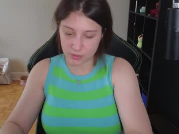 girl
        alexa_dream cam image #4475472