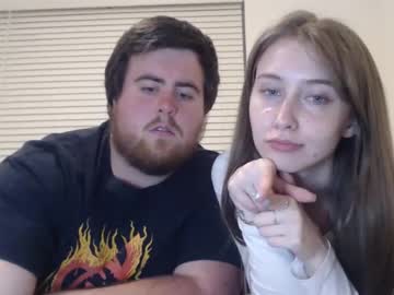 couple
        thelilgoofball cam image #3126267