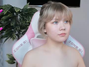 girl
        jettabayse cam image #2614960