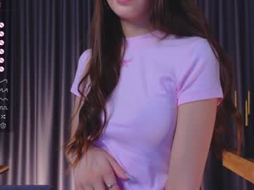 girl
        alicepreuoston cam image #4220536