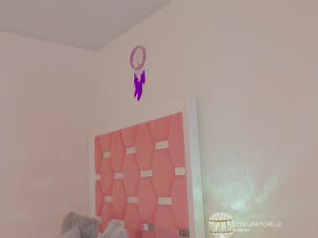 girl
        nicolle_mitchelle cam image #4282580
