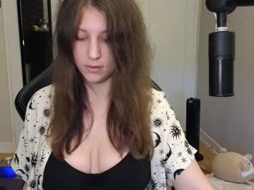 girl
        alexa_dream cam image #1478456
