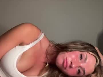 girl
        isabellekinsley cam image #2939900
