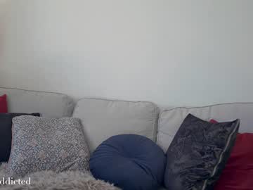 girl
        auddicted cam image #704551
