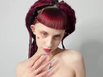 girl
        flowerofsin2001 cam image #4139623
