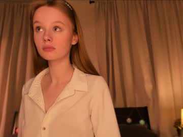 girl
        aislyworld cam image #2415233