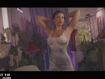 girl
        rougeoud cam image #1626921