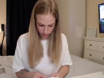 girl
        magic_couple13 cam image #1754394
