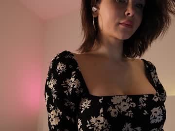 girl
        reei__ cam image #1767165