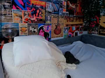 girl
        flirtykitty_ cam image #4376056