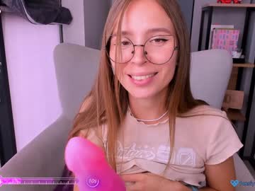 girl
        reebeeca cam image #3515676